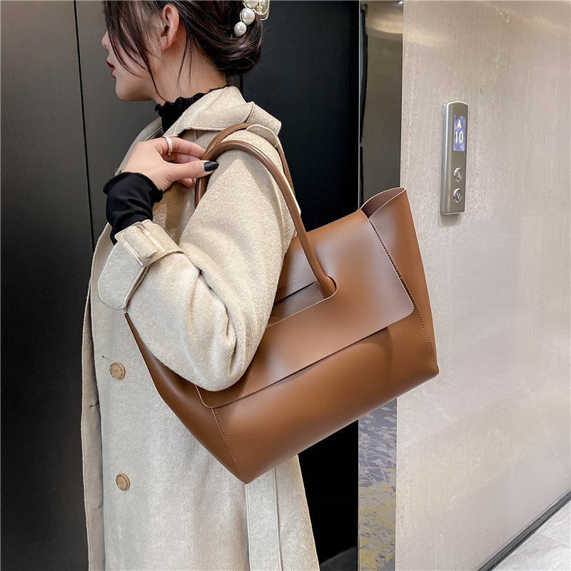 The Stylish Versatility Shoulder Bag