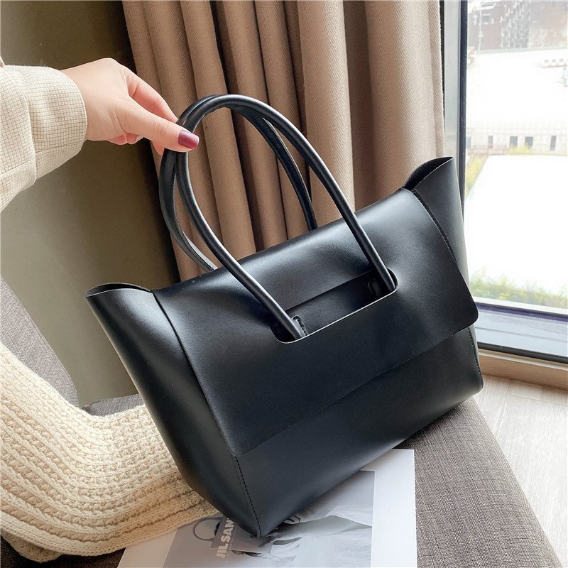 The Stylish Versatility Shoulder Bag