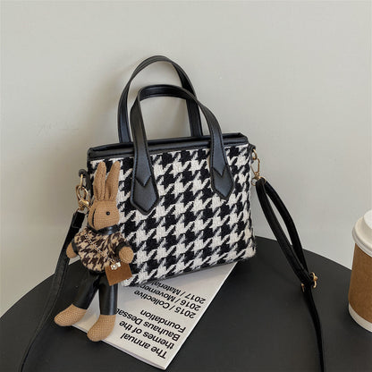 Houndstooth Checkerboard Shoulder Bag – Stylish & Versatile Tote