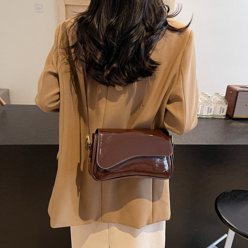 Urban Simplicity 2 Crossbody Bag