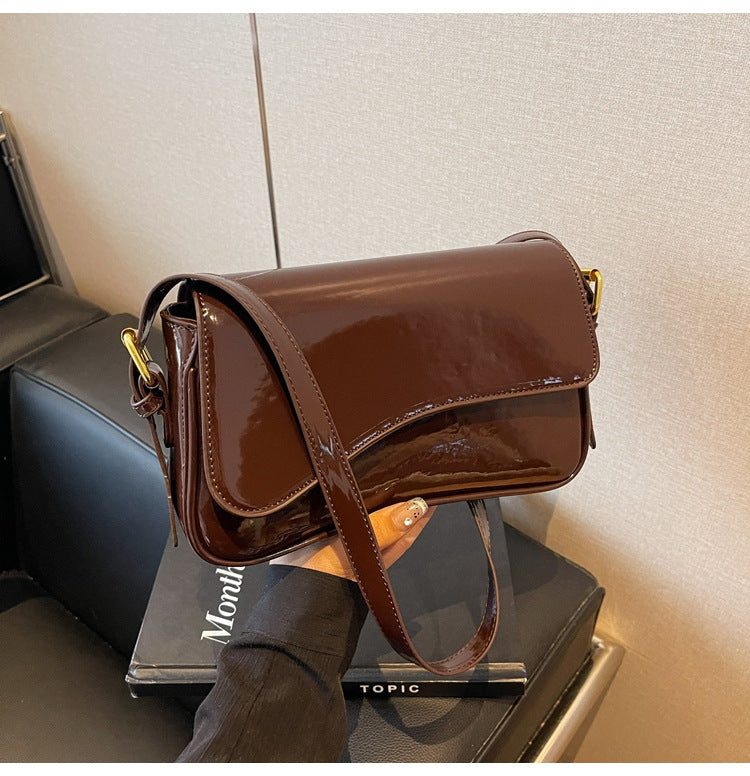 Urban Simplicity 2 Crossbody Bag