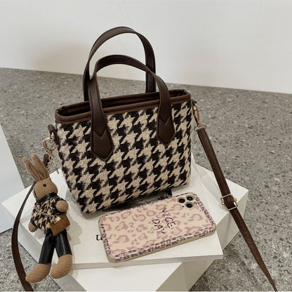 Houndstooth Checkerboard Shoulder Bag – Stylish & Versatile Tote