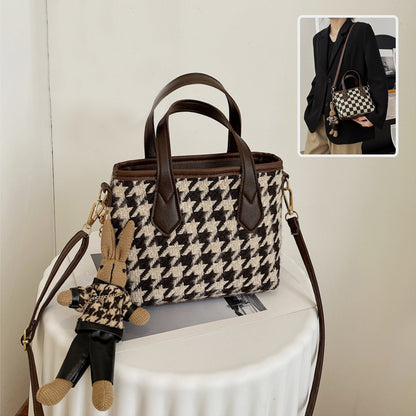 Houndstooth Checkerboard Shoulder Bag – Stylish & Versatile Tote