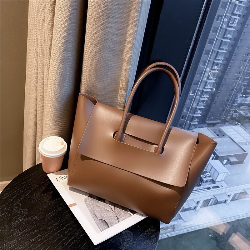 The Stylish Versatility Shoulder Bag